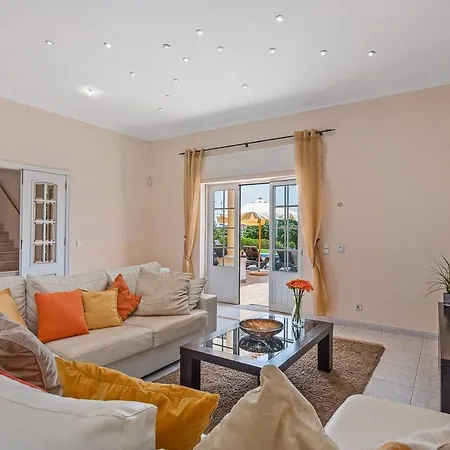 Sleeps 10 With Pool Air Con And Wifi Cabeco de Camara