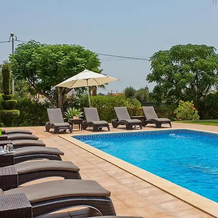 Villa Sleeps 10 With Pool Air Con And Wifi