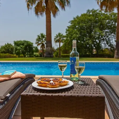 Sleeps 10 With Pool Air Con And Wifi *