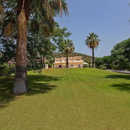 Sleeps 10 With Pool Air Con And Wifi